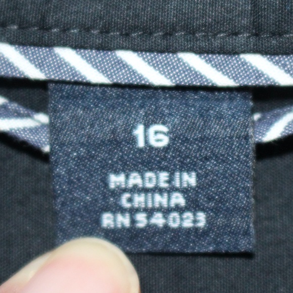 Gap, no buttons on the collar, button down shirt - Picture 7 of 9